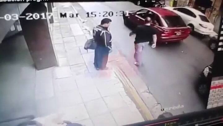 Un taxista fue noqueado en una pelea de tránsito - Fuente TN