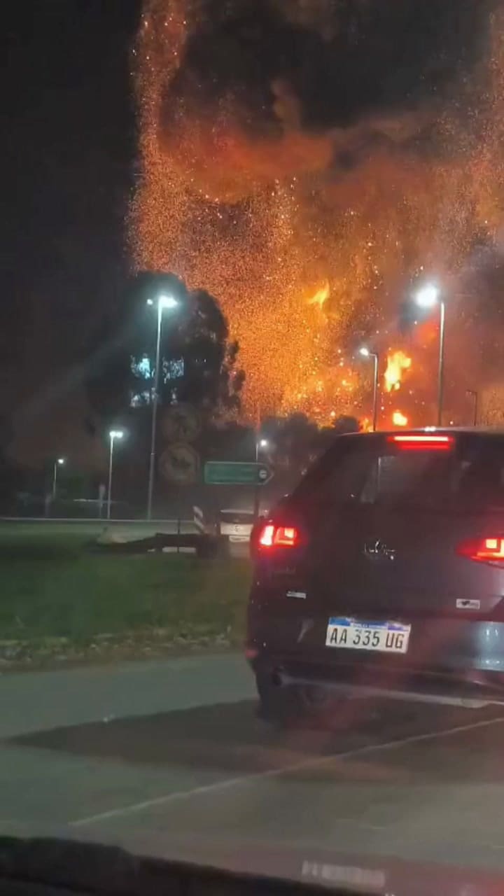 Explosión en Ezeiza: las imágenes más fuertes captadas por los vecinos