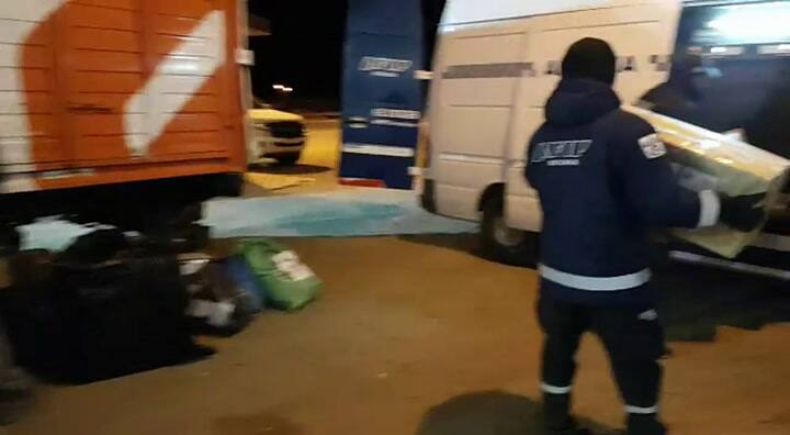 Descubren ladrillos con cocaína escondidos en parlantes enviados por encomienda