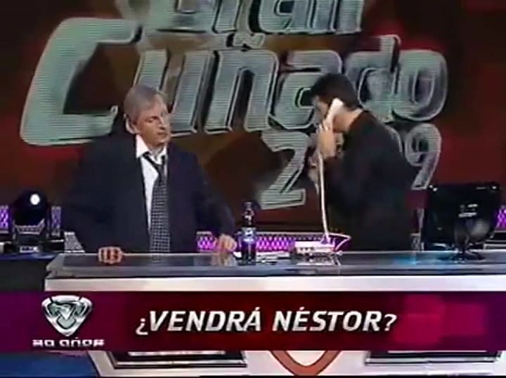 En 2009, Tinelli hablo por telefono con Néstor Kirchner - Fuente: eltrece