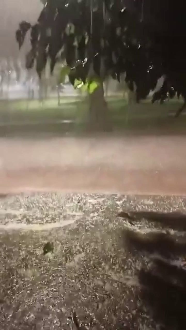 Un violento temporal de granizo y viento causó destrozos y apagones en Mendoza