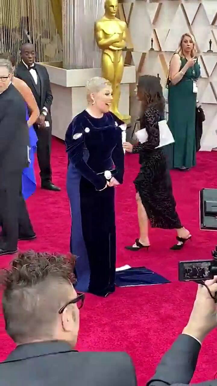 El blooper de Olivia Colman en la alfombra roja