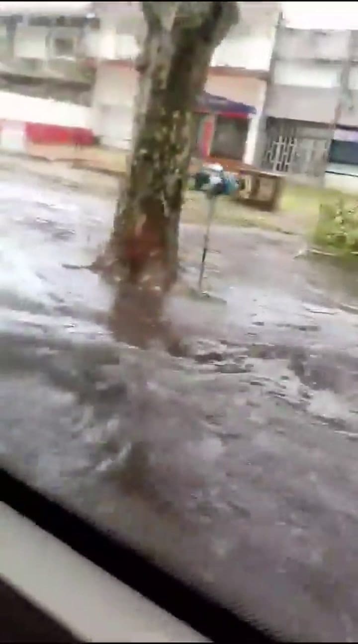 Un sorprendente temporal que azotó a Rosario: en una hora llovió lo que llueve en un mes