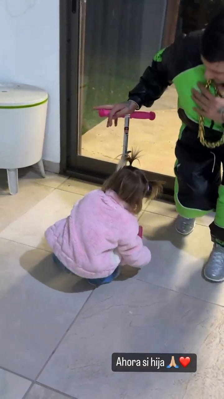 Tamara Baez grabó el reencuentro de L-Gante y su hija Jamaica (IG @tamaraabaez429)