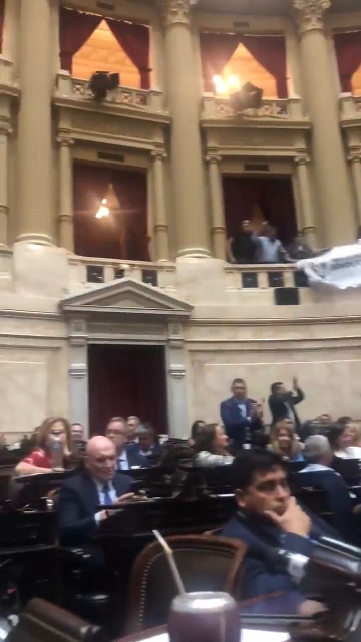 Así cantaron la marcha peronista en el recinto