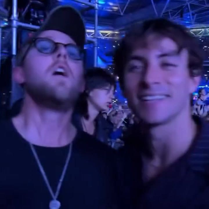 Dua Lipa fue a ver Oasis y lo mostró en sus redes sociales