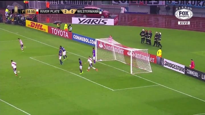 El tercer gol de Scocco