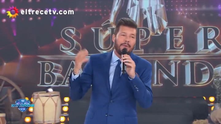 Pampita llegó a la pista vestida de novia y dio detalles de su boda - Gentileza: eltrece