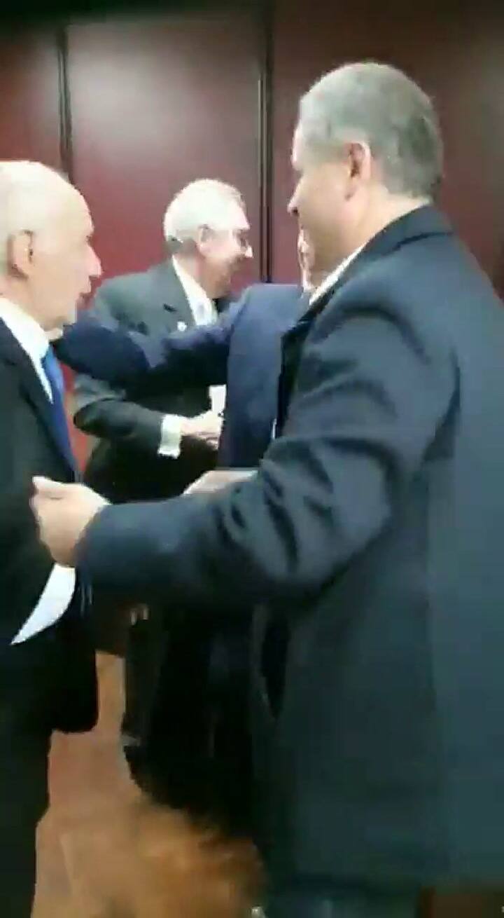 Euforia en el camarín de Roberto Lavagna - Fuente: Twitter