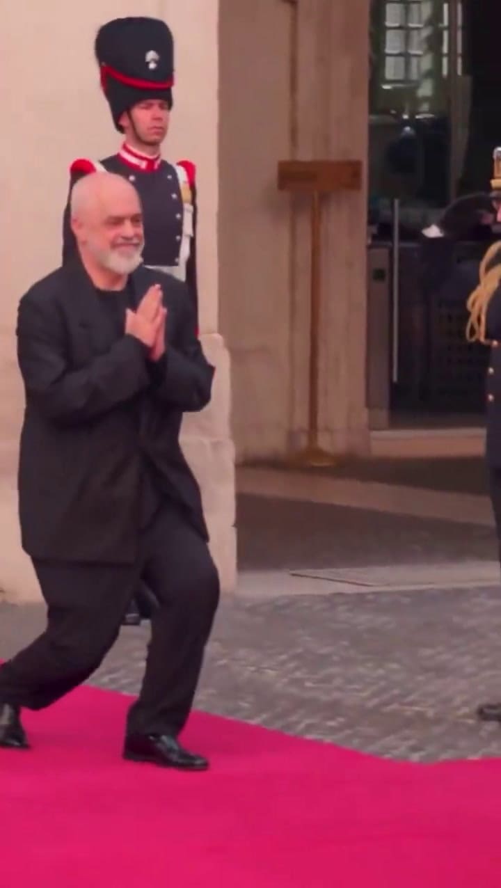 El saludo entre Giorgia Meloni y el primer ministro albanés que se volvió viral