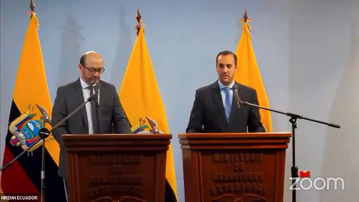 El canciller de Ecuador también condenó a Rusia