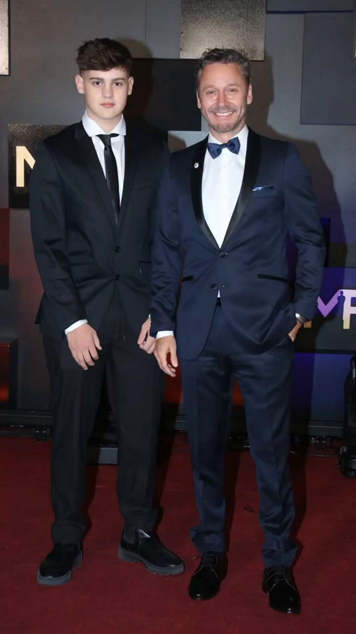 Benjamín Vicuña destacó entre los looks masculinos