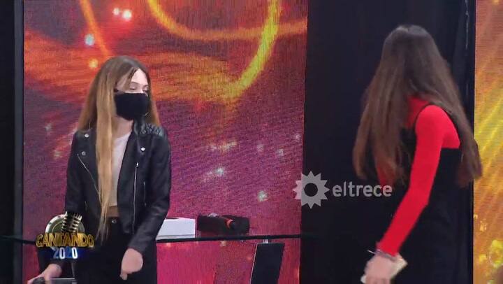 Cantando 2020. Paula Trápani cantó junto a su hija antes del debut oficial - Fuente: eltrece