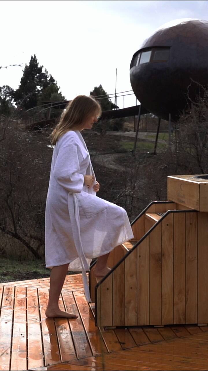 El Huevo de Dragón: cómo es dormir en uno de los hospedajes más excéntricos del mundo en plena Patagonia argentina