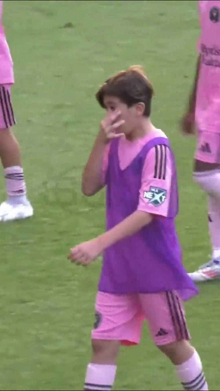 Thiago Messi llorando por la eliminación de su equipo en la Copa Illinois