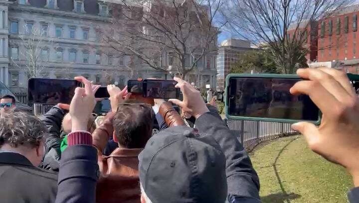 ZELENSKY - Se retira de Casa Blanca