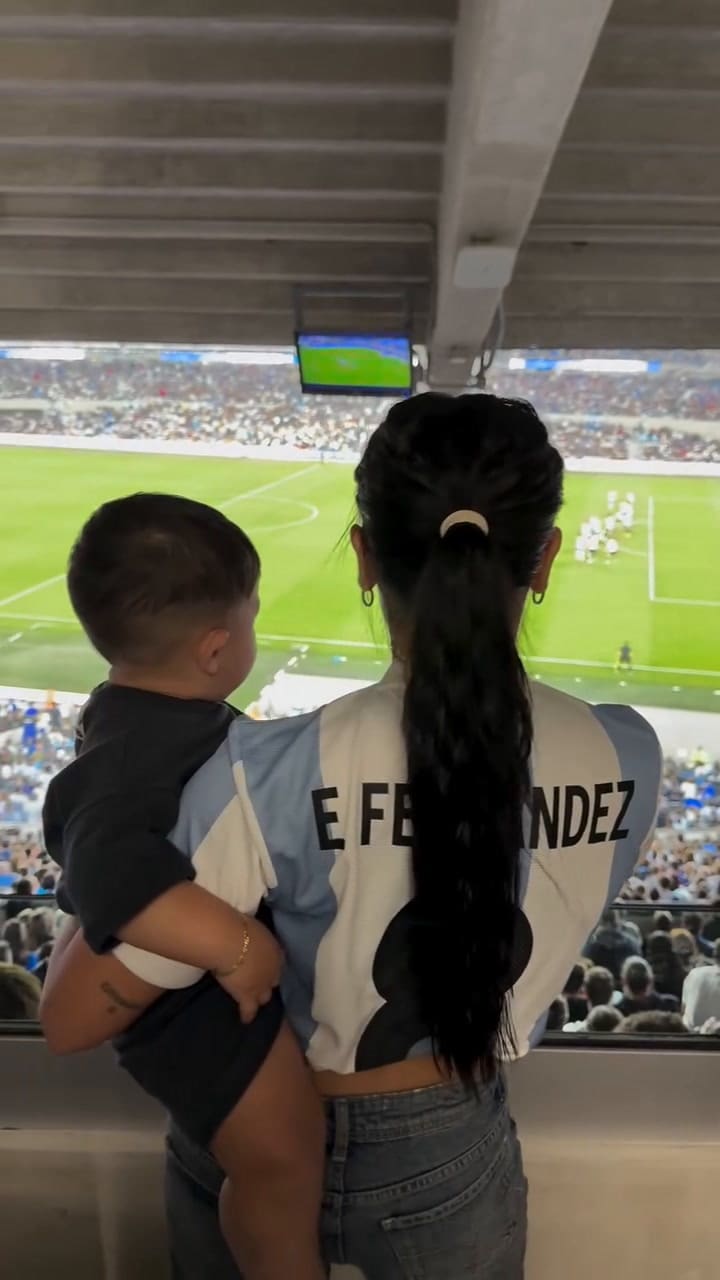 Valentina Cervantes alentó a Enzo Fernández en el partido de Argentina y Brasil