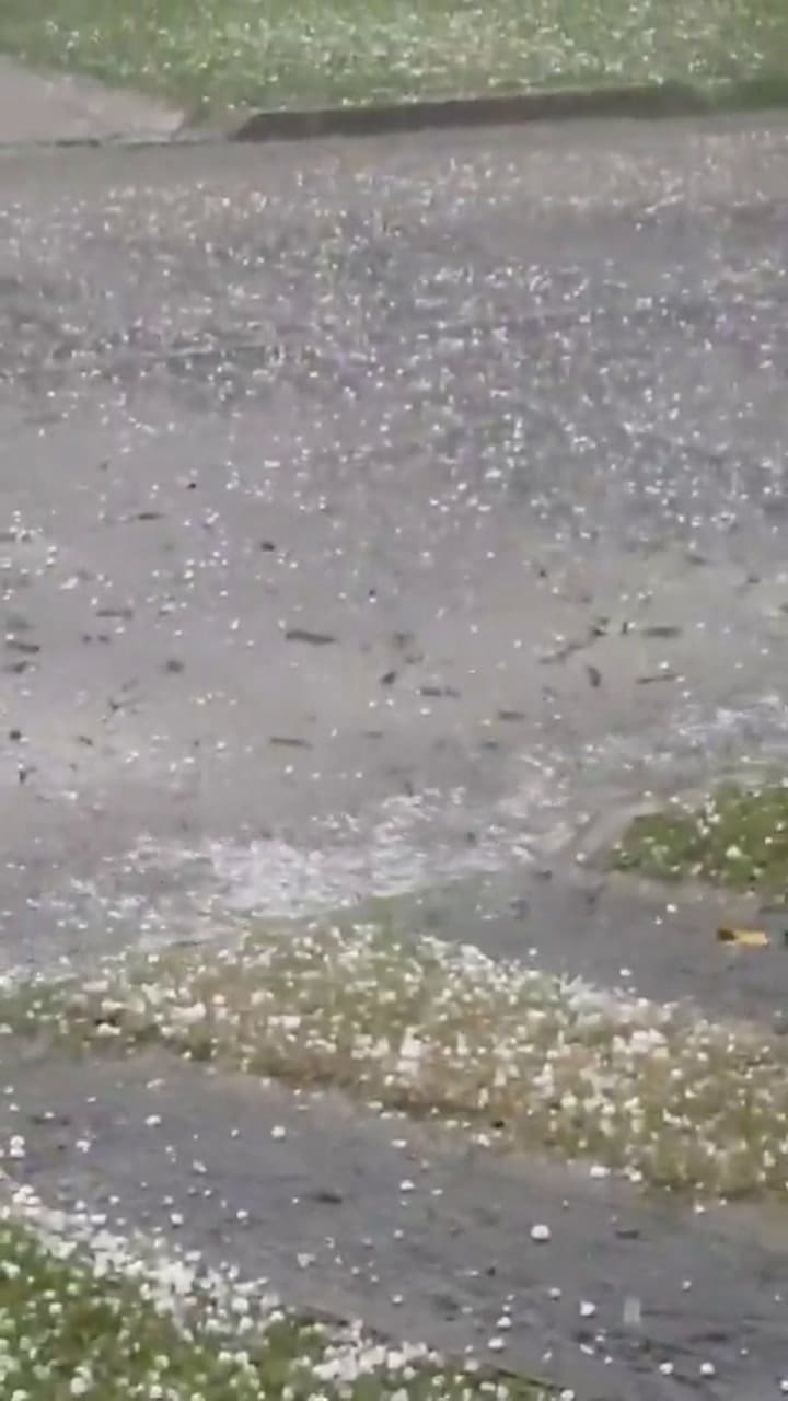 La fuerte caída de granizo en zona sur