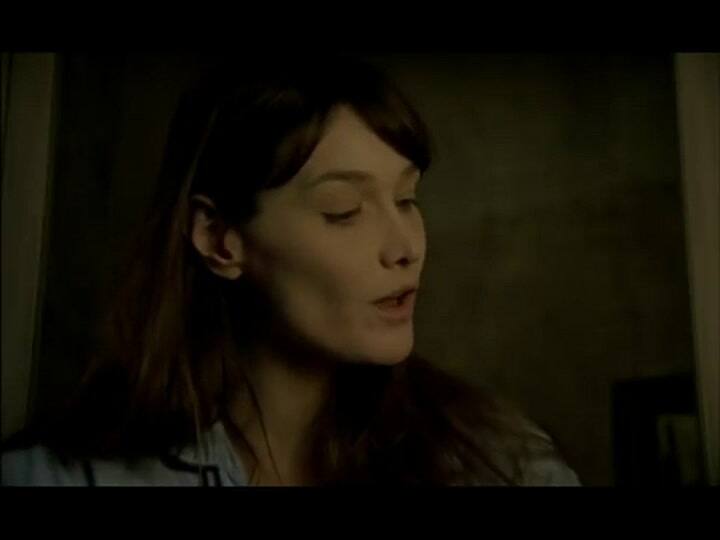Quelqu'un m'a dit' Carla Bruni - Fuente: YouTube