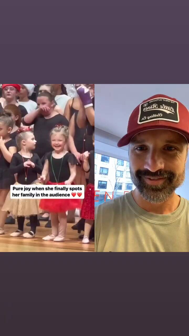 La niña tuvo una reacción efusiva cuando distinguió a su grupo de apoyo entre la audiencia