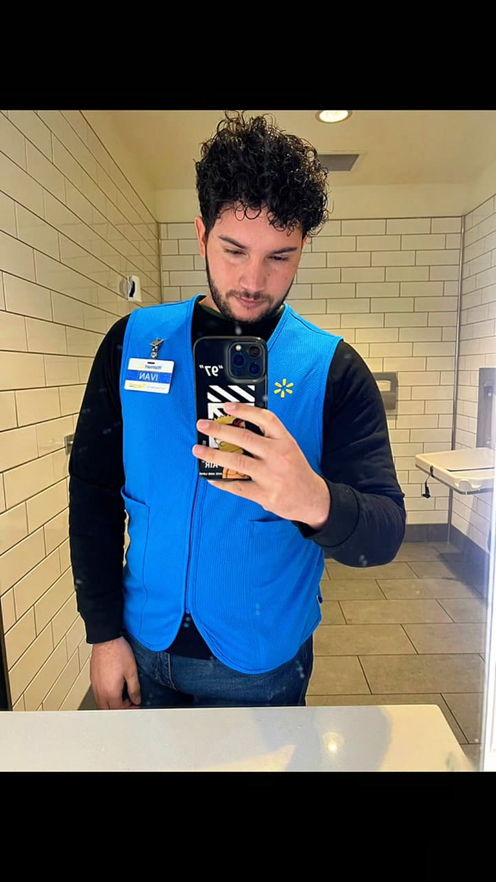 Estudió medicina en Cuba, pero al migrar a EE.UU. tuvo que trabajar en restaurantes y tiendas