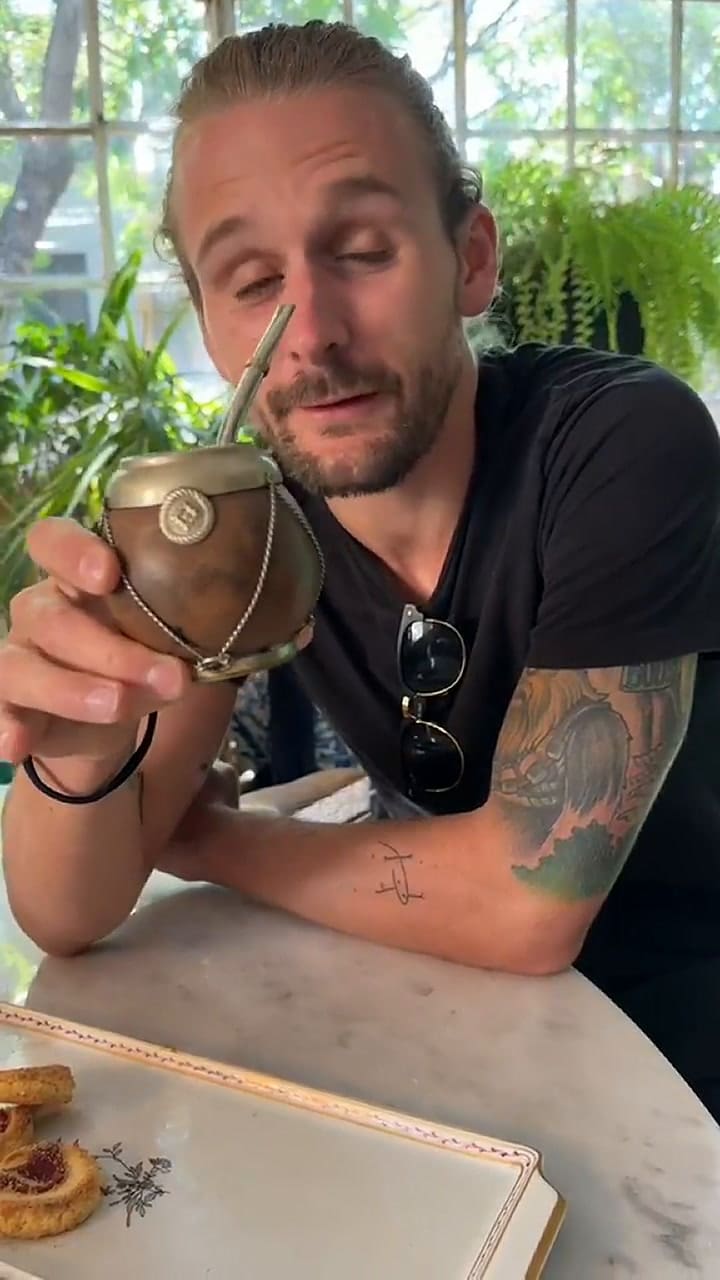 Un joven noruego probó el mate por primer vez