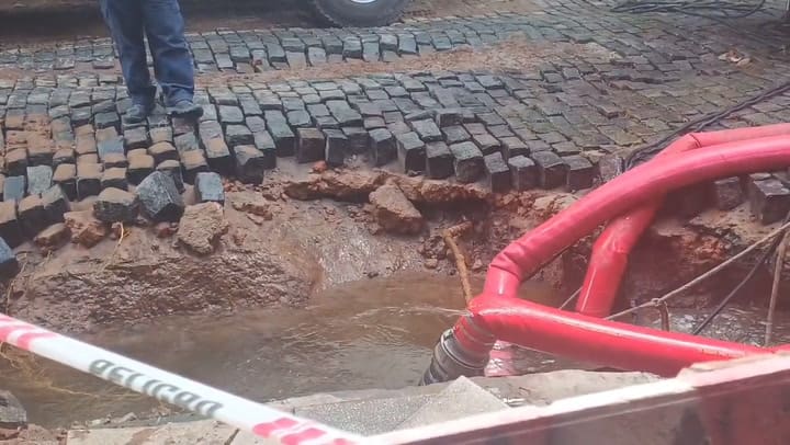 Caño roto y manguera rota en Las Cañitas Navidad 2025