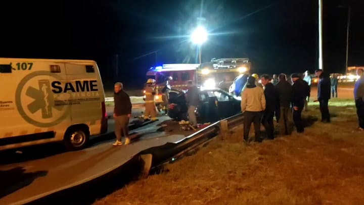 Tragedia en Balcarce: un conductor perdió el control de su auto, chocó contra un guardarraíl y murió una joven
