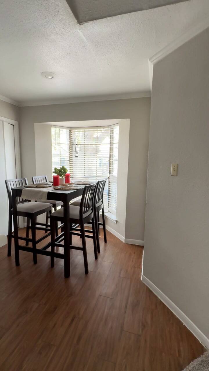 Colombiana cuenta en TikTok cuánto gasta en Houston para vivir