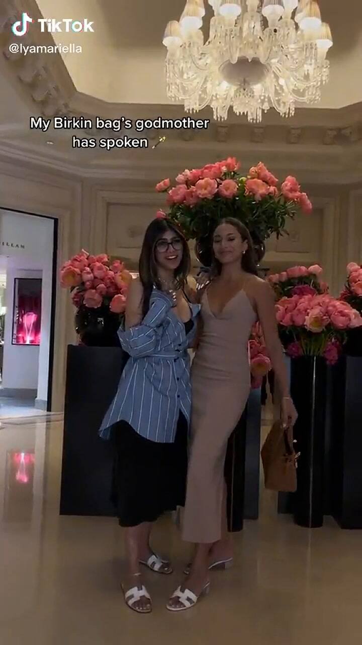 Mia Khalifa se sumó al video de la tiktoker