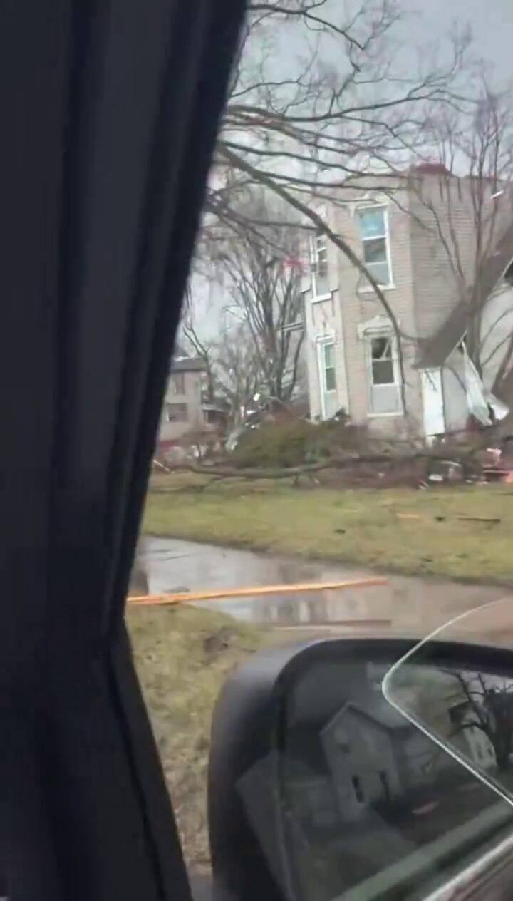El tornado tocó tierra en el lago Union, cerca de Union City