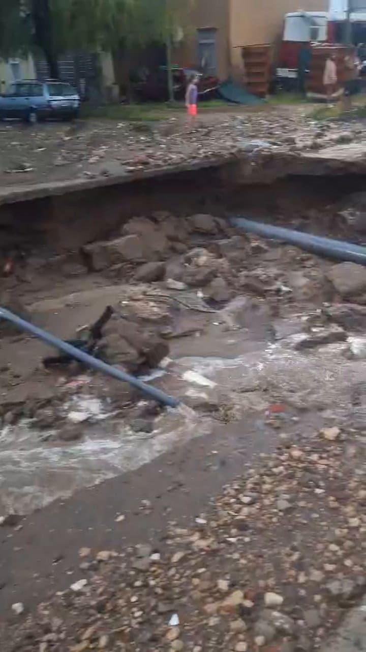 Tormenta en Bahía Blanca. Se inundó la ciudad, hay cientos de evacuados