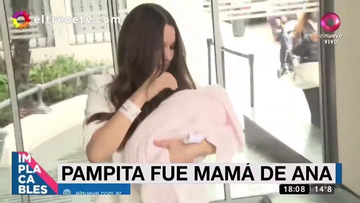 Pampita se refirió al mensaje de felicitación de la China Suárez