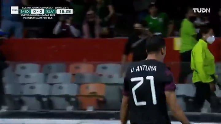 México hace el primer gol del partido y se acerca a Qatar 2022