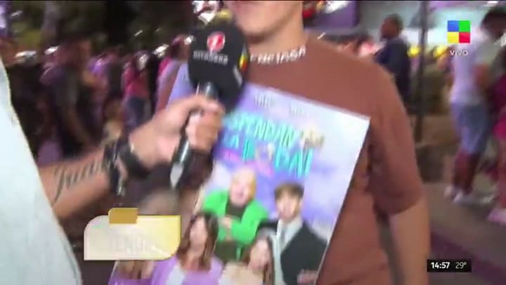 El hijo de Nazarena Vélez consiguió su primer trabajo