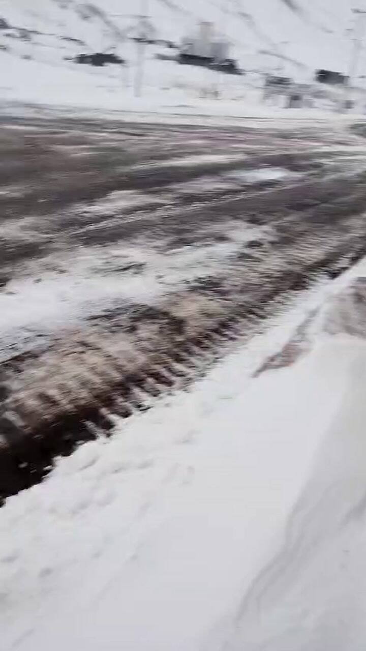 Intensas nevadas en Las Cuevas, cerca del cruce a Chile