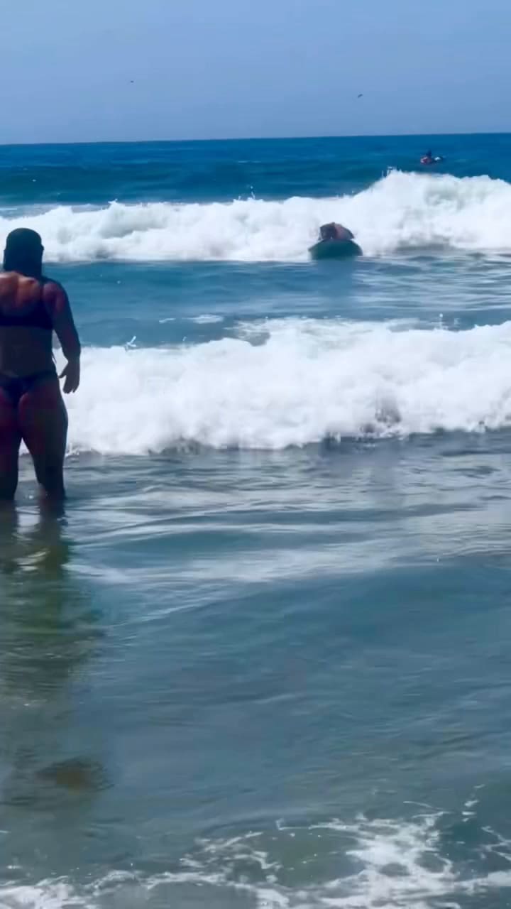 Had An Amazing Time Surfing For @Hwac! First Place In The Large Dog!! So Many Fun Moments From Brother @Barneybearadventures Slaying To @Albeethebrowndog Nailing ! Huge Thank You To @Iza Surf Dog’s Sweet Da