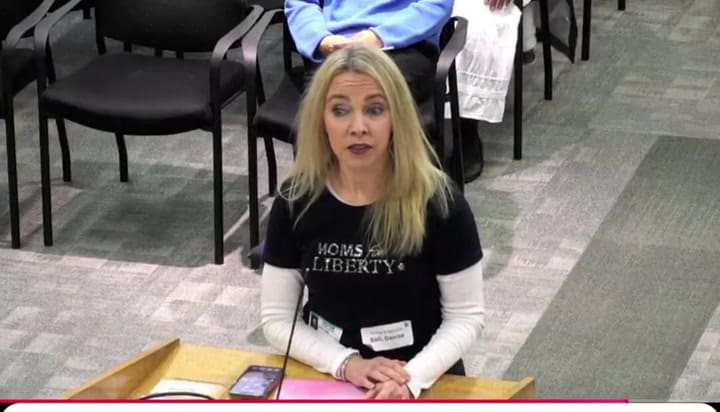 Denuncian a escuela de Houston de promover la transcicion de un estudiante