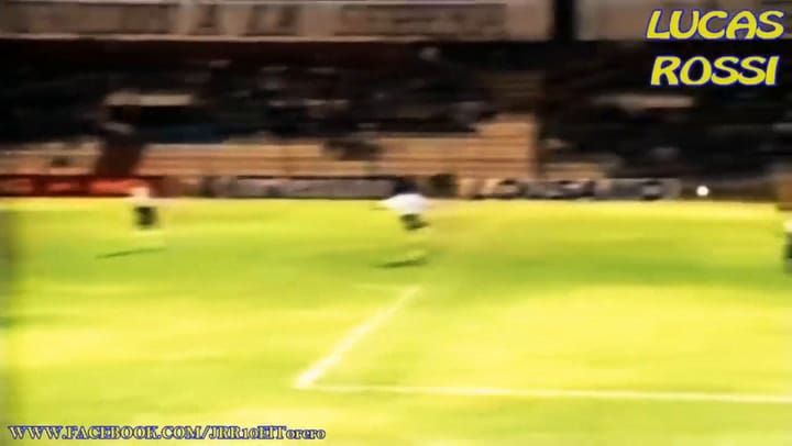 Todos los goles que convirtió Juan Román Riquelme de tiro libre - Crédito: Lucas Rossi