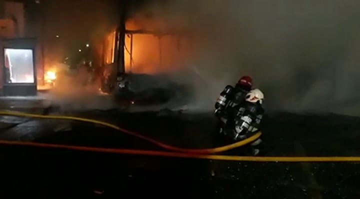 Se incendió un colectivo en Villa del Parque