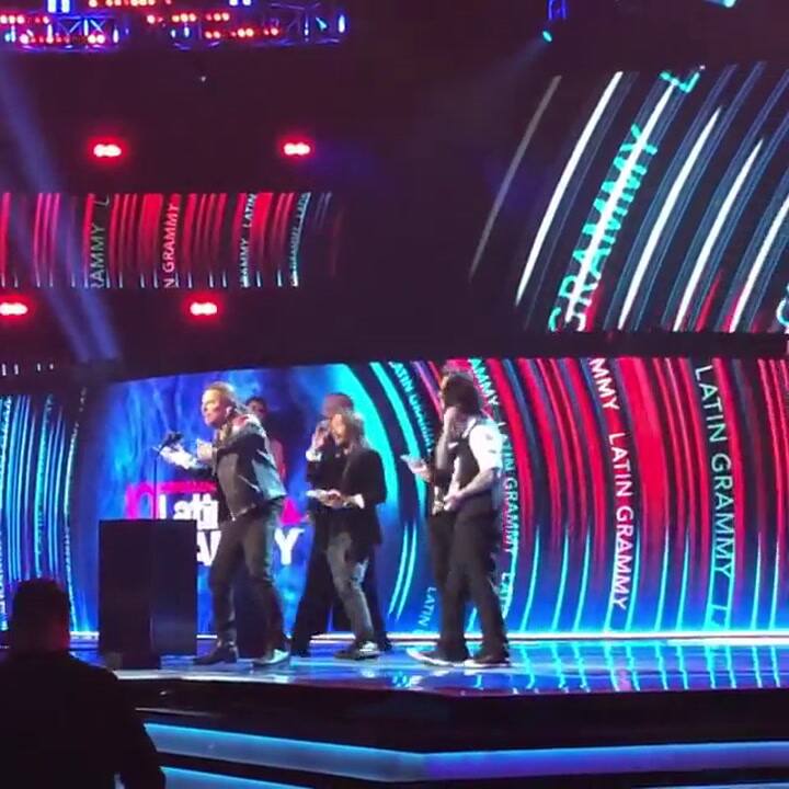 Fher Olvera en los Grammy Latinos - Fuente: Instagram Manaoficial