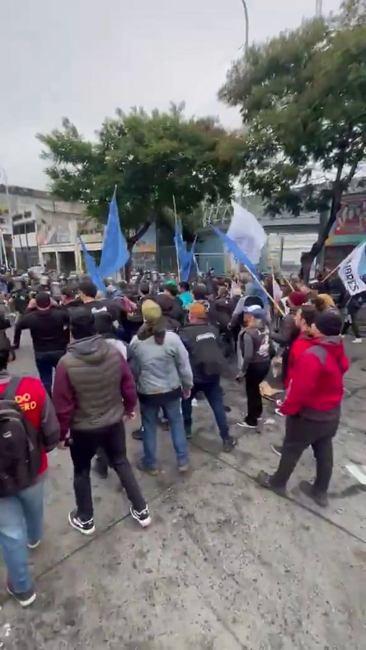 Tensión en Avellaneda por una protesta de piqueteros