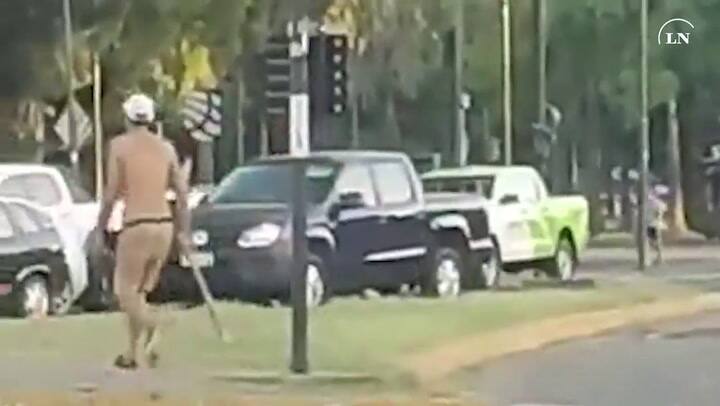 Trapitos se pelaron a palazos en una transitada esquina de Rosario