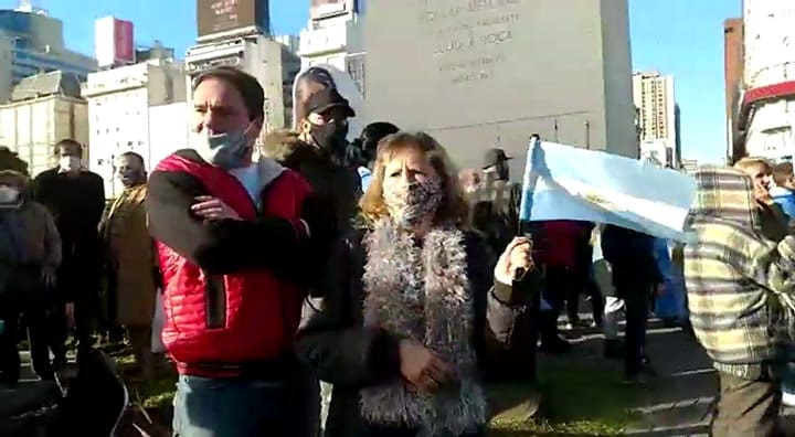 Banderazo y protestas en el Obelisco