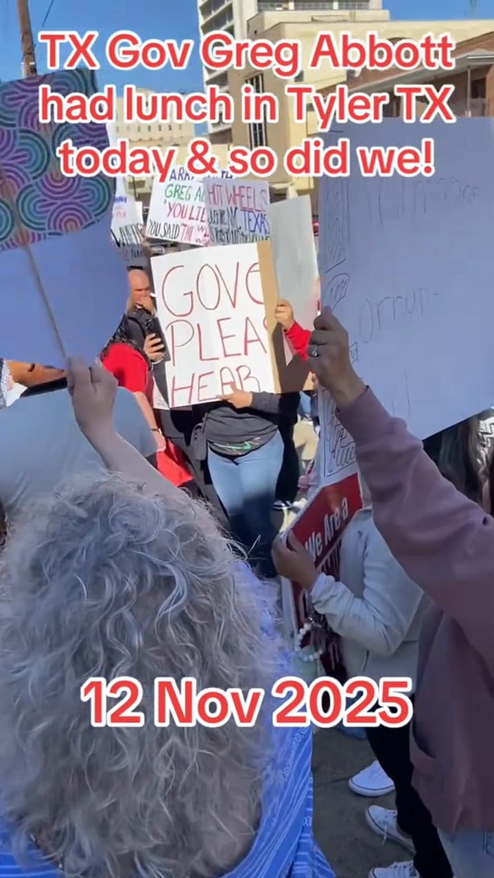 Manifestantes se reunieron para repudiar a Greg Abbott