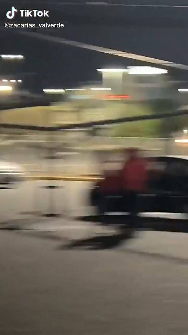 Robo de ruedas a autos estacionados en la playa del Carrefour de Avellaneda