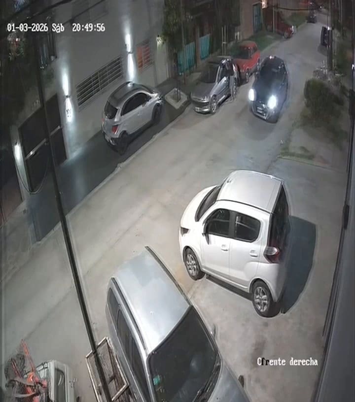 Cayó una banda que robaba techos de autos