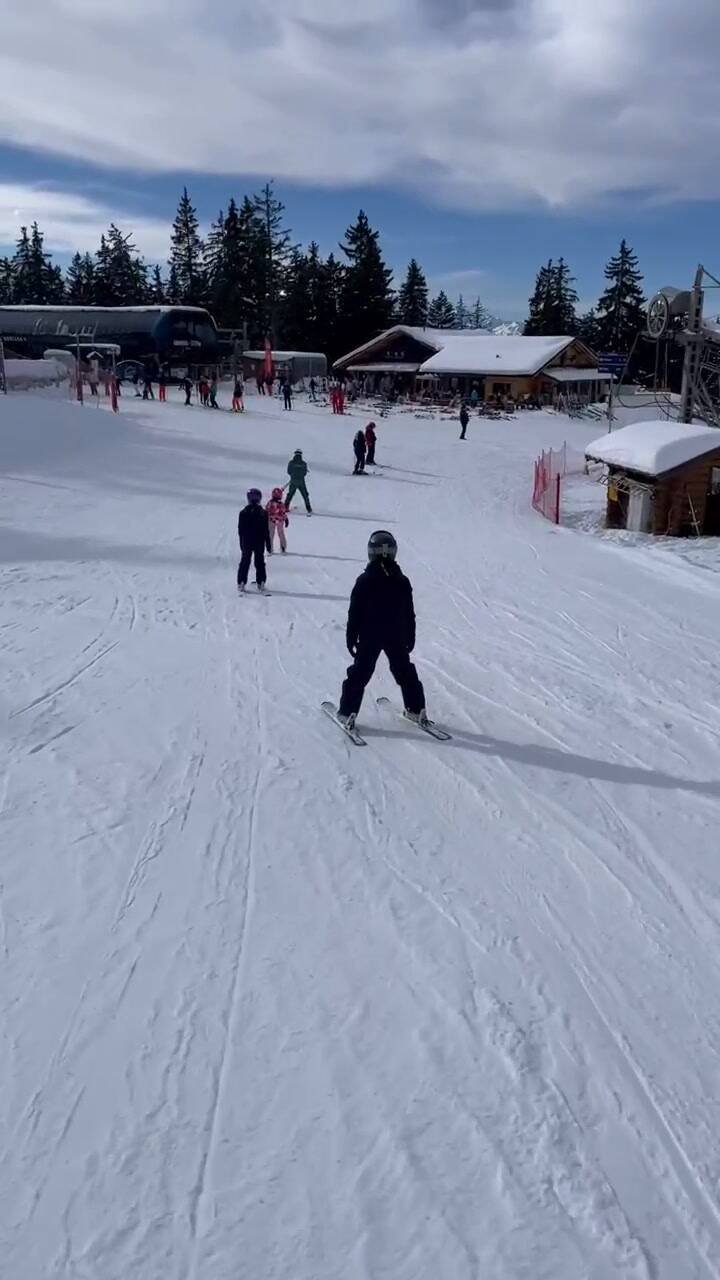 Thiago, Mateo y Ciro Messi esquiaron en los Alpes
