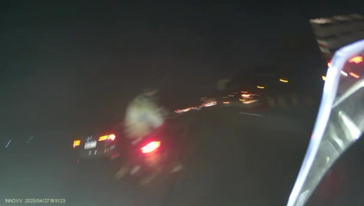 A toda velocidad, por la Panamericana, escapó de motochorros