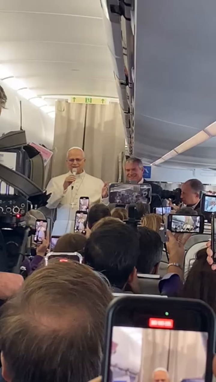 León XIV ya llegó a Turquía: así fue su primer vuelo papal